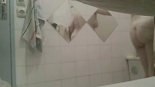 فتاة سكس اجنبي مجاني في الأحمر استمنى بإحكام L.