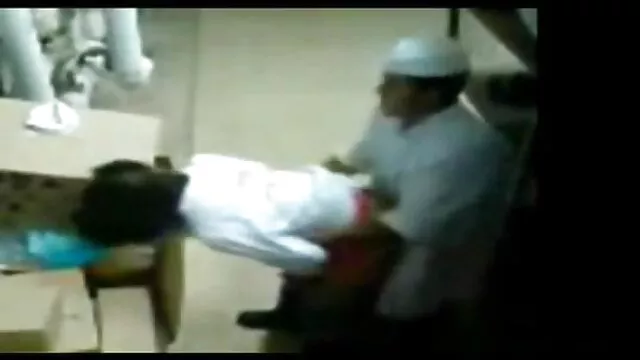 البغايا خدمة الرجال السود تنزيل سكس اجنبي مجاني في حانة