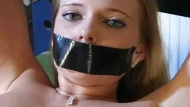 مفلس الآسيوية يحصل مارس الجنس سكسي اجنبي مجانا على الأريكة