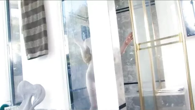 الجنس على فلم سكس اجنبي مجاني الأريكة