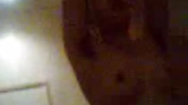 لطيف فتاة في جوارب, سكس اجنبي مجانا ركوب الرجل ماء الصنبور