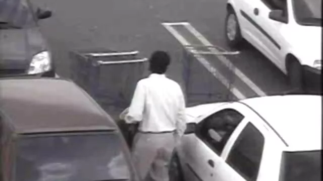 فتاة ذات الشعر البني تريد سكسي اجنبي مجانا الرومانسية ولكن ممارسة الجنس الخشن